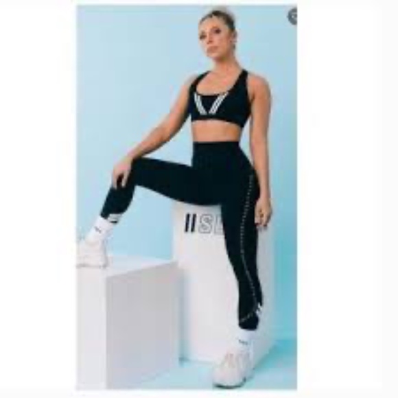 Sarah’s day x Whitefox Dominate leggings - Picture 2 of 2